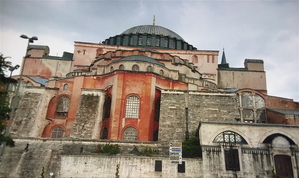 I BELIEVE THIS IS THE SOUTH SIDE OF HAGIA SOFIA. ISTANBUL.