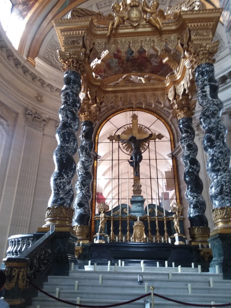 This altar in the Dôme des Invalides is a reminder that this used to be a church before it was created as a mausoleum for Napoleon Bonaparte and some of his family members and military figures. The crucifix was created by Henri de Triqueti. I never heard of that artist. He created it  for what was then the Èglise Saint-Louis des Invalides which was a chapel for military veterans completed in 1679 or he created it for the royal chapel that was also built here. When that first chapel was completed, King Louis XIV ( the 