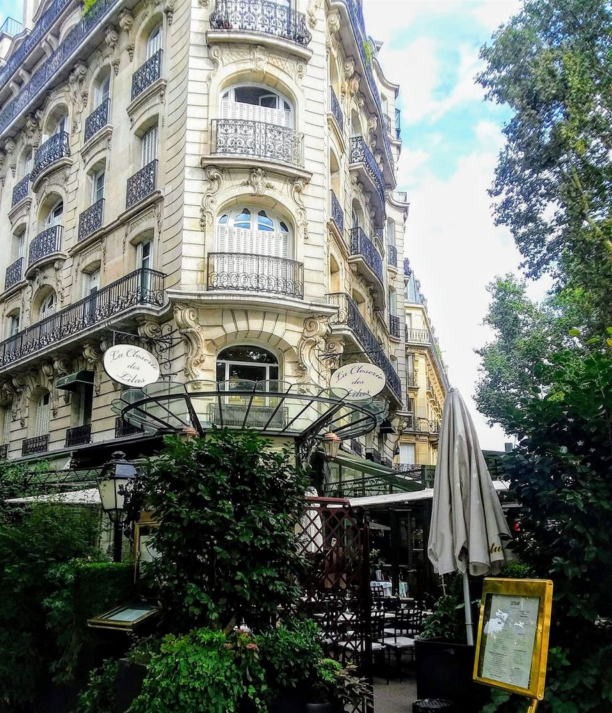 Another view of Les Closerie des Lilas. The Marachal Ney sculpture is just to the right of the restaurant. I wanted to eat breakfast here but it was not yet open so I went to Les Doux Magots and had omelet natural with coffee creme.