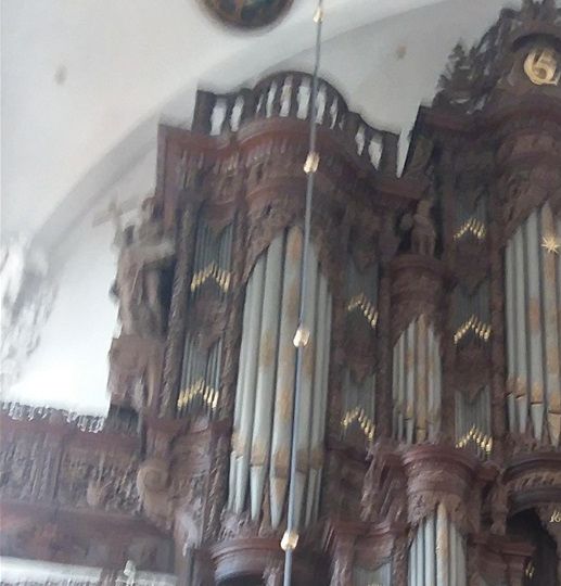 This church organ can be seen in the Church of Our Saviour. The organ was built by the Botzen Brothers between 1698 and 1700. It has more than 4,000 pipes.