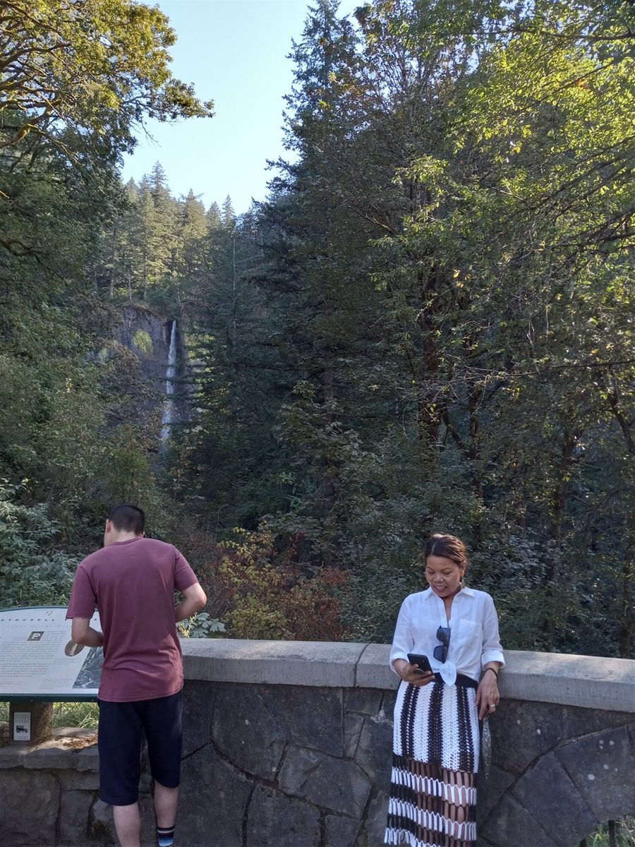 Farida and Reno in front of Multnomah Falls. There are many waterfalls northeast of Portland Oregon and Horseshoe Falls along with this one are must visit places when staying in Portland. You can visit 5 or 6 waterfalls with only a few hours.
